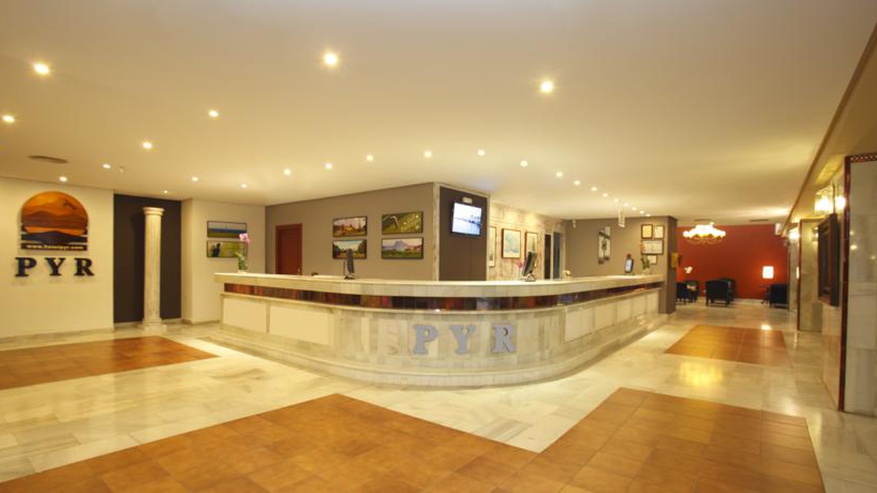 Hotel pyr marbella 3 gallery